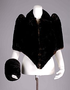 Sealskin-Cape und -Muff (ca. 1890, Metropolitan Museum of Art)