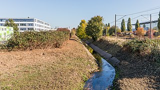 Kanalisiert, nahe Emmy-Noether-Straße, Köln