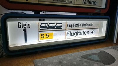 AEG-Fallblattanzeiger vom Heimeranplatz mit Anzeige der S 5 zum damaligen Flughafen Riem