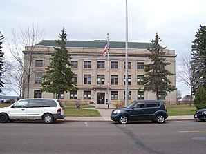 Das Ashland County Courthouse in Ashland, seit 1982 im NRHP gelistet[1]