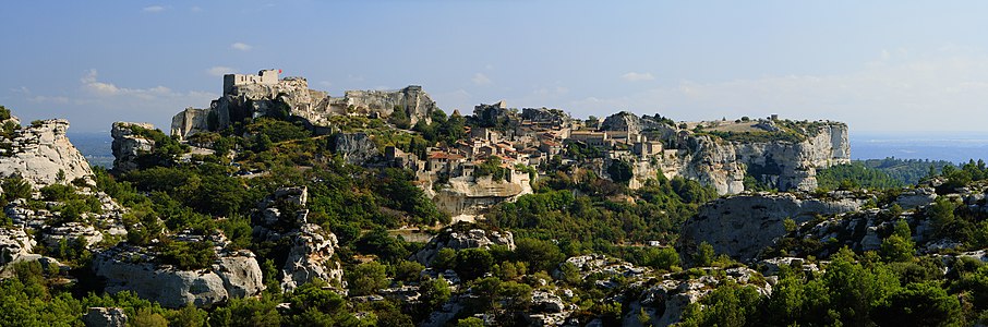 Fransa'nın Provence-Alpes-Côte d'Azur bölgesine bağlı Bouches-du-Rhône département (il)'ında yer alan Les Baux-de-Provence 'nın yukarı köyü. 1 (Üreten: Benh)