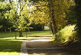 Den gamle hulvei i parken Kløften i Haderslev, Danmark.