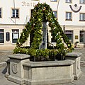 Osterbrunnen in Wehlen (von Brücke) – hier für dieses Bild stimmen