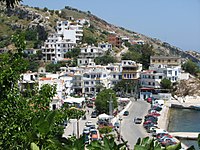 Agios Kirykos, İkarya'nın başkentinden bir görünüm