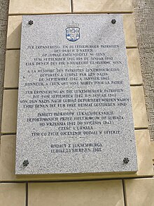 Gedenktafel für von den Nazis verschleppten und im Kloster verschleppte Luxemburger Bürger, die hier starben.