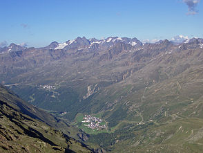 Gurgler Tal mit Obergurgl vom Anstiegsweg zum Ramolhaus