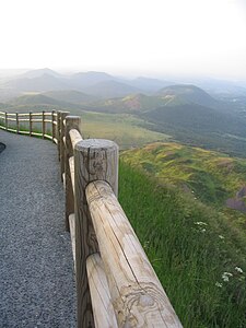 Blick vom Puy de Dôme auf die Chaîne des Puys