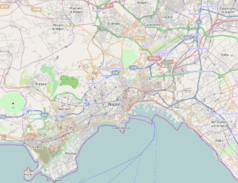 Mapa konturowa Neapolu, po lewej nieco na dole znajduje się punkt z opisem „Stadio Diego Armando Maradona”