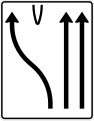 501-16 Überleitungstafel; Darstellung ohne Gegenverkehr: einstreifig nach links und zweistreifig geradeaus