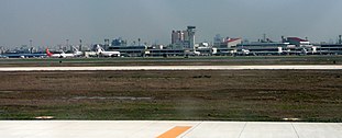 Apron of Shanghai Hongqiao Airport in 2010.
