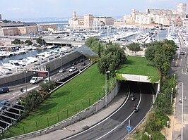 Tunnelingang gezien vanaf de zuidzijde van de haveningang