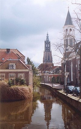 De Langegracht met op de achtergrond de Onze-Lieve-Vrouwetoren