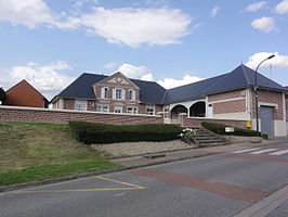 Gemeentehuis en school