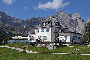 Rifugio Ciampedie mit Rosengartenspitze