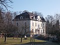 Villa und Nebengebäude