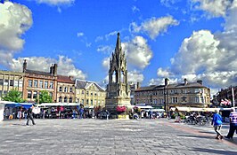 Mansfield Market Place met het Bentinck Memorial