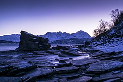 Offersteinen «Finnkjerka», Ytternebba i Ullsfjorden Foto: Siri Uldal