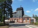 Bahnhof Borkheide, bestehend aus Bahnhofempfangsgebäude mit Erfrischungshalle, Stellwerksannex (mech. Stellwerk), Güterschuppen und Nebenschuppen