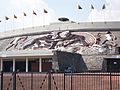 Mosaik auf der Stadionmauer