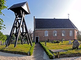 Dorpskerk en klokkenstoel