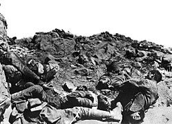 Muharebeden sonra Yunan askerlerinin cesetleri