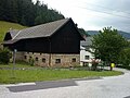 Der Pertl-Hof bei Breitenstein, der bei den Kämpfen ein Raub der Flammen wurde.