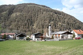 Valchava mit spätgotischer Dorfkirche