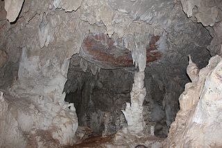 Stalagmiten, Stalaktiten und Stalagnate