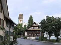 Kirche und Dorfplatz, August 2008