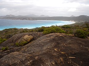 Ein Blick über die Bucht von Lucky Bay