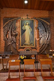 Divine Mercy side chapel