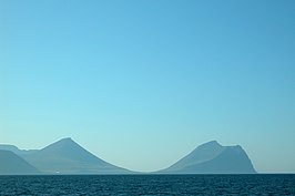 Kaap Enniberg (rechts)