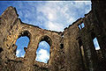 Blick aus den Innenräumen von Old Wardour Castle.