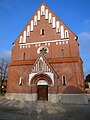 Die Giebelfront mit St. Georg