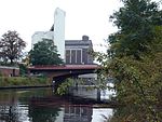 Föhrer Brücke 2010, im Hintergrund Westhafenspeicher