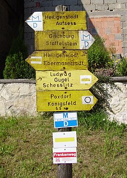 Wandermarkierungen am Frankenweg bei der Giechburg
