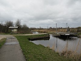 Informatiepaneel aan het koekoekspaad, nabij uitzichtheuvel in het Ottema-Wiersma reservaat (links) en nabij de brug naar het eiland Sippen-finnen (rechts).