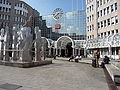 Bertha-von-Suttner-Platz (Blick auf den Bahnhofseingang)