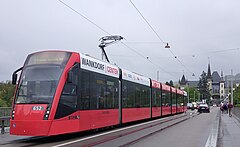 Ein neueres Combino XL auf der Kirchenfeldbrücke