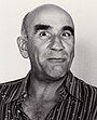 Warren Mitchell während einer Aufführung am National Theatre at the Playhouse, Perth.