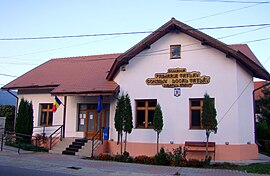 Tazlău town hall