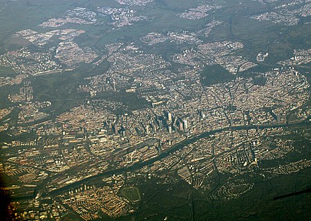 Luftbild von Frankfurt am Main beim Überflug (2013)