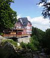 Gasthaus mit Wasserfall Steinerne Renne