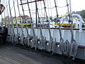 Backbord-Nagelbank und Wanten am Großmast