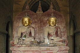 Dhammayangyi içindeki Buddha heykelleri.