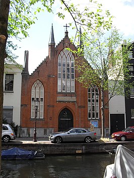 De Engelse Episcopale kerk aan de Groenburgwal 42 te Amsterdam