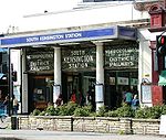 South Kensington station entrance at Pelham Street in 2004