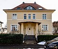 Villa mit Vorgarten