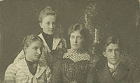 From left to right: Mia Olsson, Lydia Olsson, Anna Olsson, Hannes Olsson.