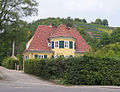 Haus im Eck mit denkmalgeschützter Gartenanlage, Paradiesstraße 56